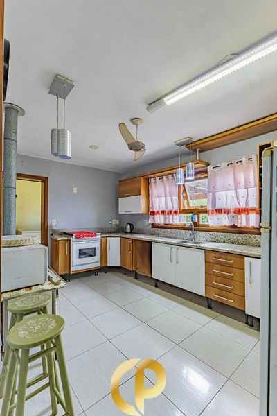 🏡 Casa clássica com 350m², 5 dormitórios, pé-direito duplo e ótima localização! ✨: 15ª foto da galeria de imagens do imóvel