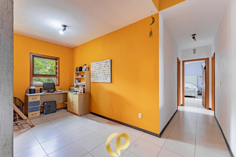 🏡 Casa clássica com 350m², 5 dormitórios, pé-direito duplo e ótima localização! ✨: 13ª foto da galeria de imagens do imóvel