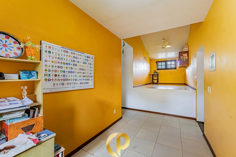 🏡 Casa clássica com 350m², 5 dormitórios, pé-direito duplo e ótima localização! ✨: 14ª foto da galeria de imagens do imóvel
