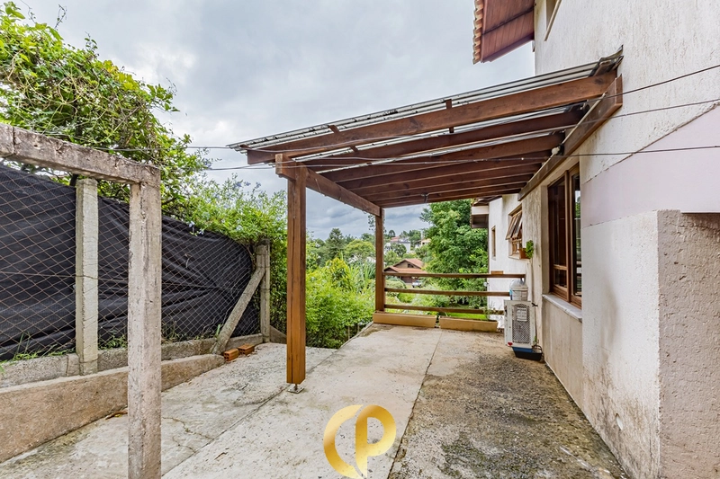🏡 Casa clássica com 350m², 5 dormitórios, pé-direito duplo e ótima localização! ✨: 5ª foto da galeria de imagens do imóvel