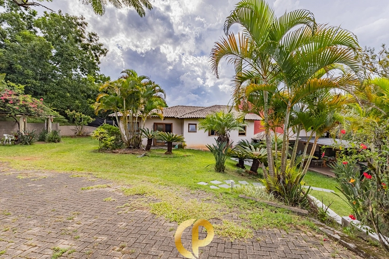 🏡 Casa clássica com 350m², 5 dormitórios, pé-direito duplo e ótima localização! ✨: 24ª foto da galeria de imagens do imóvel
