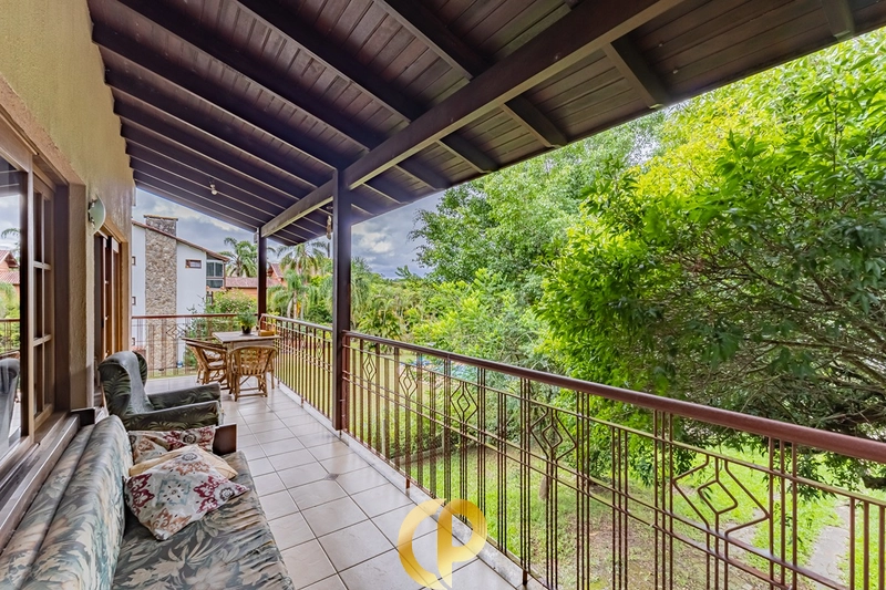 🏡 Casa clássica com 350m², 5 dormitórios, pé-direito duplo e ótima localização! ✨: 40ª foto da galeria de imagens do imóvel