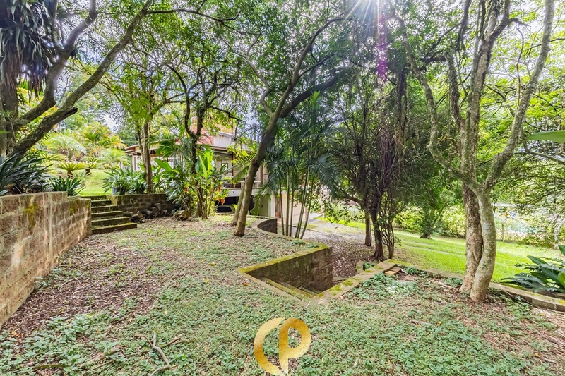 🏡 Casa clássica com 350m², 5 dormitórios, pé-direito duplo e ótima localização! ✨: 31ª foto da galeria de imagens do imóvel