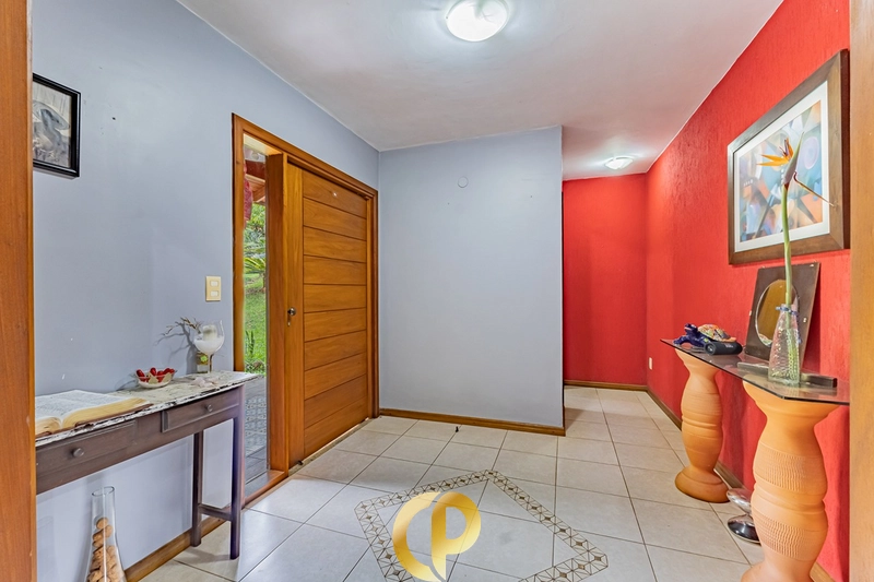 🏡 Casa clássica com 350m², 5 dormitórios, pé-direito duplo e ótima localização! ✨: 41ª foto da galeria de imagens do imóvel