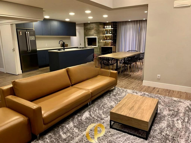 🏡 Casa imponente no Alphaville com 3 suítes, lareira, cozinha com ilha e espaço gourmet! ✨: 2ª foto da galeria de imagens do imóvel