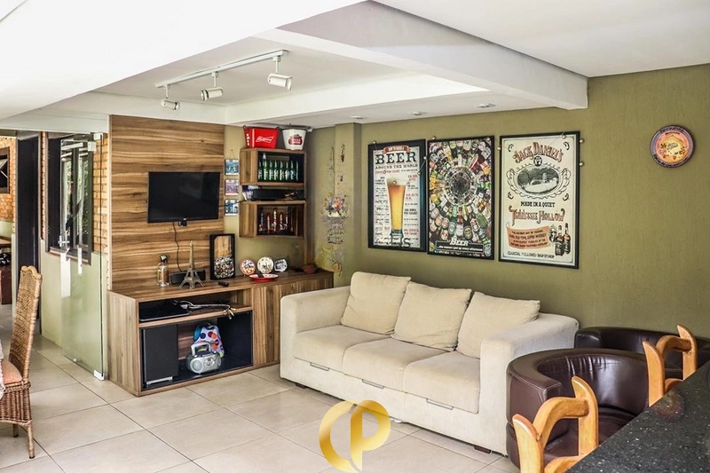 🏡 Casa com 280m² em terreno de 1.800m², piscina, lareira e espaço gourmet!: 9ª foto da galeria de imagens do imóvel