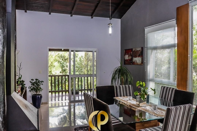 🏡 Casa com 280m² em terreno de 1.800m², piscina, lareira e espaço gourmet!: 5ª foto da galeria de imagens do imóvel