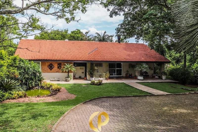 🏡 Casa com 280m² em terreno de 1.800m², piscina, lareira e espaço gourmet!: 1ª foto da galeria de imagens do imóvel