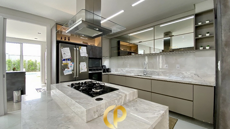 🏡 Casa imponente no Alphaville com 3 suítes, pé-direito duplo, piscina e espaço gourmet! ✨: 4ª foto da galeria de imagens do imóvel