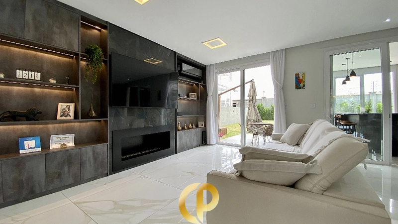 🏡 Casa imponente no Alphaville com 3 suítes, pé-direito duplo, piscina e espaço gourmet! ✨: 3ª foto da galeria de imagens do imóvel