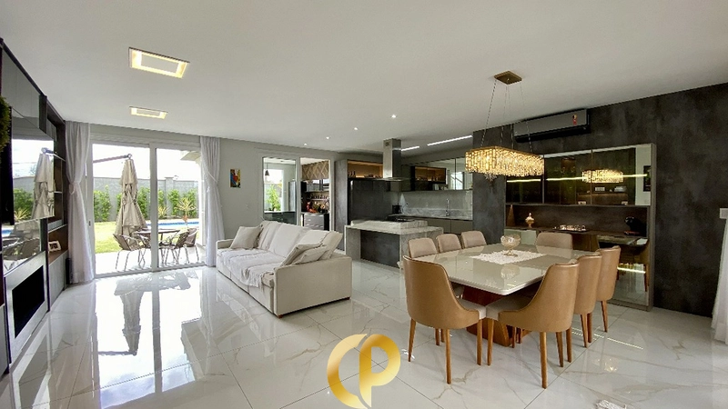 🏡 Casa imponente no Alphaville com 3 suítes, pé-direito duplo, piscina e espaço gourmet! ✨: 2ª foto da galeria de imagens do imóvel