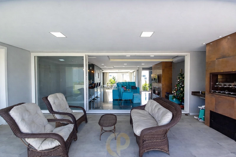 🏡 Casa moderna e integrada com 300m², sacadas, espaço gourmet e piscina.: 8ª foto da galeria de imagens do imóvel