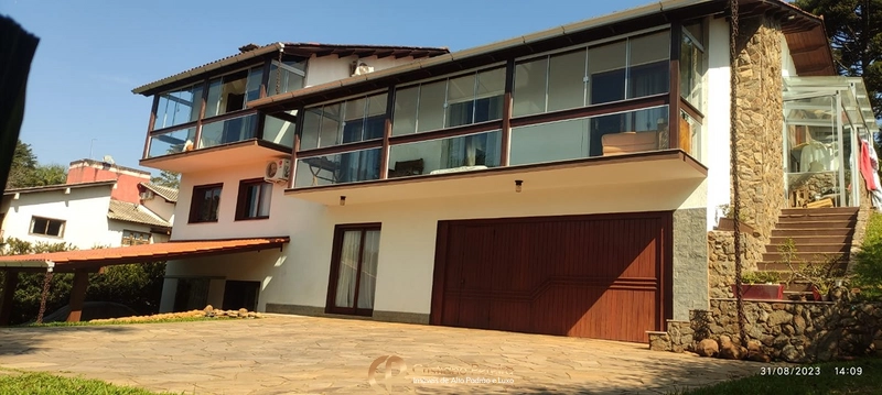 🏡 Casa ampla com 450m², 4 dormitórios, suíte máster, sala de jogos e espaço gourmet! ✨: 1ª foto da galeria de imagens do imóvel