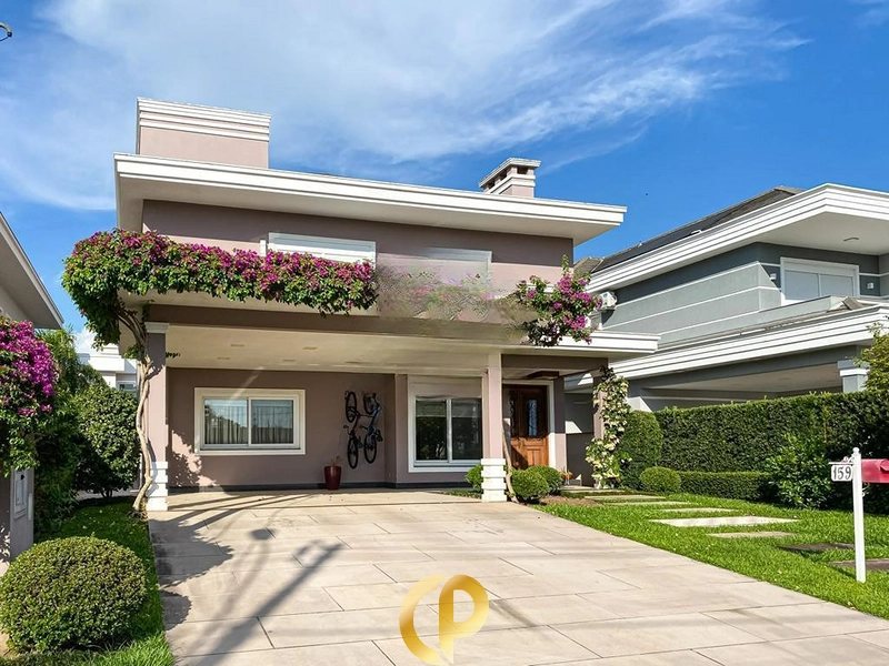 🏡 Casa clássica com 3 suítes, elevador, piso aquecido e espaço gourmet! ✨: 1ª foto da galeria de imagens do imóvel