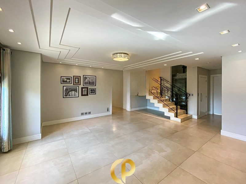 🏡 Casa clássica com 3 suítes, elevador, piso aquecido e espaço gourmet! ✨: 3ª foto da galeria de imagens do imóvel
