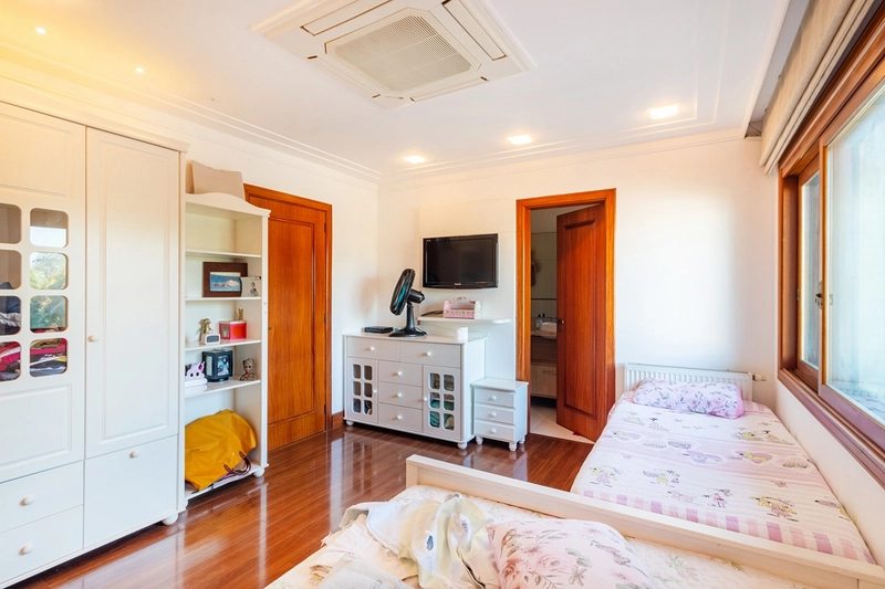 Sobrado encantador com 6 suítes no Alphaville na fase 1: 33ª foto da galeria de imagens do imóvel