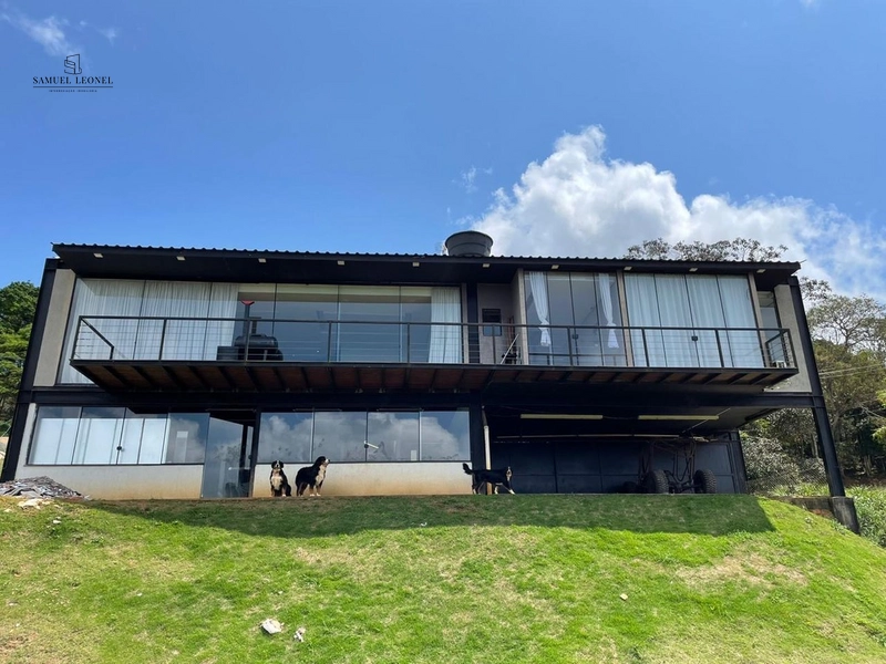 Casa a venda mobiliada em condomínio fechado por 875000: 2ª foto da galeria de imagens do imóvel