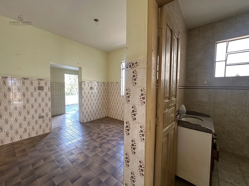 Casa com três quartos e uma vaga de garagem com quintal e sobrado em construção com entrada independente a venda no Bairu Juiz de Fora MG  por 470.000,00: 14ª foto da galeria de imagens do imóvel