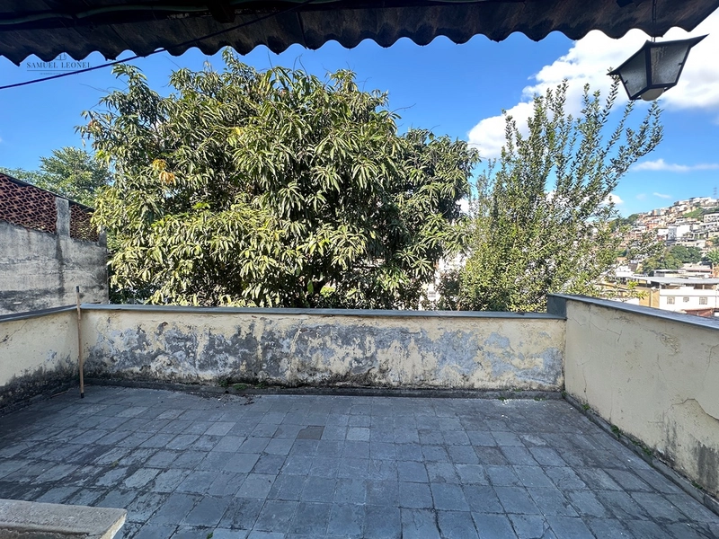 Casa com três quartos e uma vaga de garagem com quintal e sobrado em construção com entrada independente a venda no Bairu Juiz de Fora MG  por 470.000,00: 8ª foto da galeria de imagens do imóvel