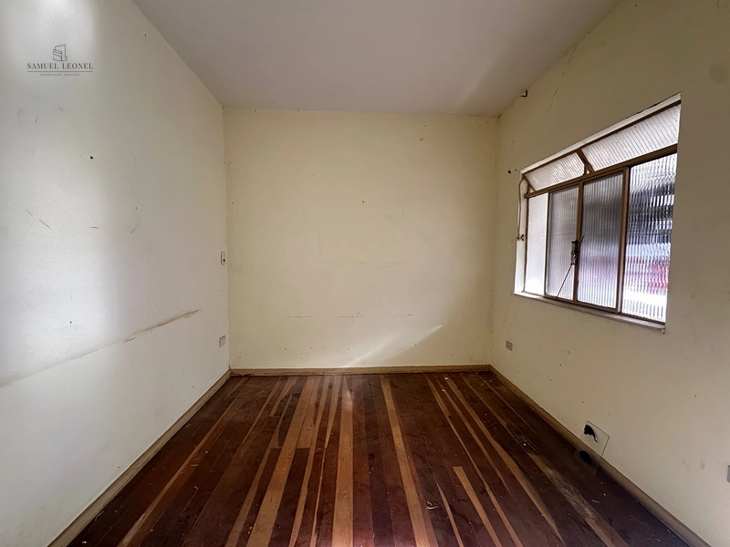 Casa com três quartos e uma vaga de garagem com quintal e sobrado em construção com entrada independente a venda no Bairu Juiz de Fora MG  por 470.000,00: 16ª foto da galeria de imagens do imóvel