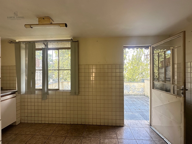 Casa com três quartos e uma vaga de garagem com quintal e sobrado em construção com entrada independente a venda no Bairu Juiz de Fora MG  por 470.000,00: 9ª foto da galeria de imagens do imóvel