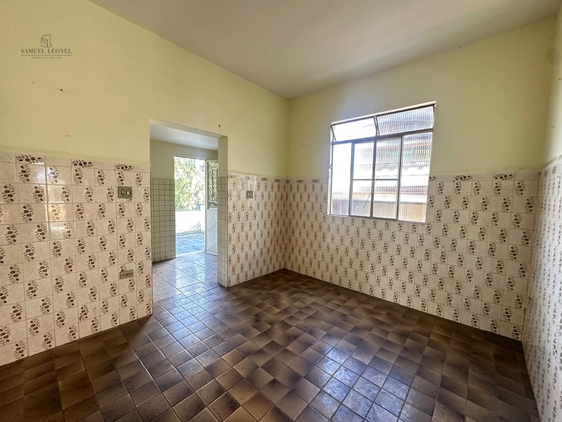 Casa com três quartos e uma vaga de garagem com quintal e sobrado em construção com entrada independente a venda no Bairu Juiz de Fora MG  por 470.000,00: 12ª foto da galeria de imagens do imóvel