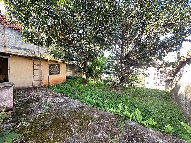 Casa com três quartos e uma vaga de garagem com quintal e sobrado em construção com entrada independente a venda no Bairu Juiz de Fora MG  por 470.000,00: 4ª foto da galeria de imagens do imóvel