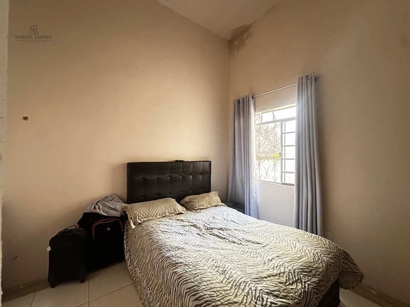 Casa antiga de quatro quartos a venda na principal rua do centro da cidade de Juiz de Fora MG : 4ª foto da galeria de imagens do imóvel