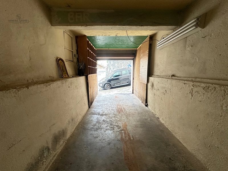 Casa antiga de quatro quartos a venda na principal rua do centro da cidade de Juiz de Fora MG : 14ª foto da galeria de imagens do imóvel