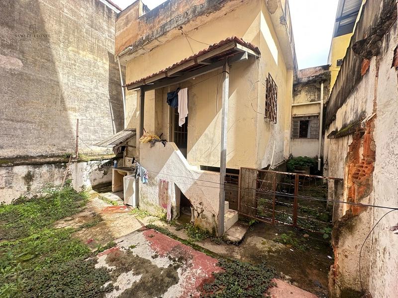 Casa antiga de quatro quartos a venda na principal rua do centro da cidade de Juiz de Fora MG : 9ª foto da galeria de imagens do imóvel