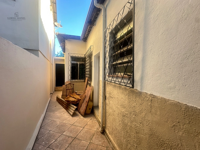 Casa com três amplos quartos dois banheiros, vaga de garagem e quintal a venda no bom pastor por 590.000,00: 11ª foto da galeria de imagens do imóvel