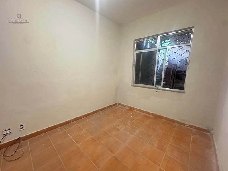 Casa com três amplos quartos dois banheiros, vaga de garagem e quintal a venda no bom pastor por 590.000,00: 6ª foto da galeria de imagens do imóvel