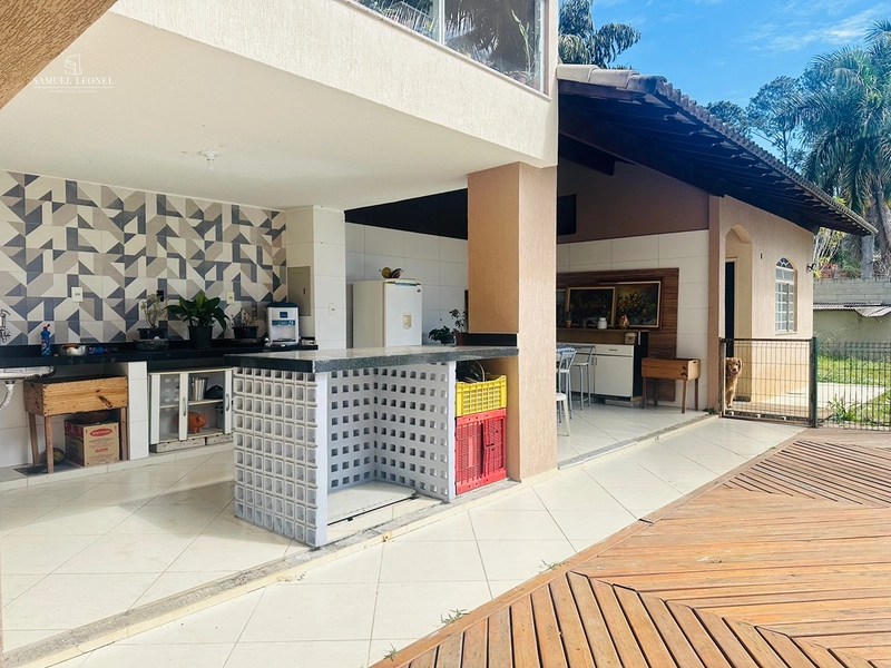 Casa à Venda no Parque das Palmeiras com 5 Quartos 2 Suítes Piscina e Área Gourmet em Juiz de Fora: 7ª foto da galeria de imagens do imóvel