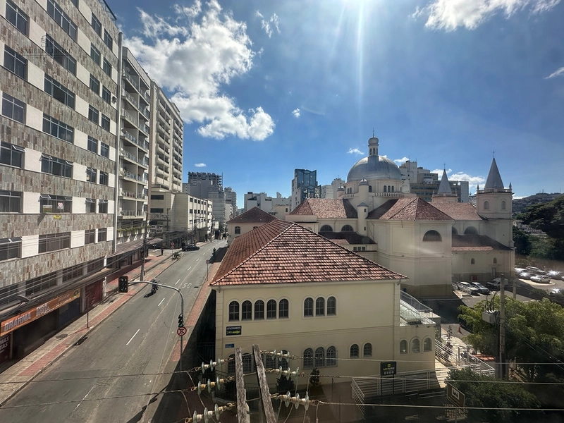 Apartamento de dois quartos e dois banheiros com elevador a venda no centro de Juiz de Fora por 220.000,00: 12ª foto da galeria de imagens do imóvel
