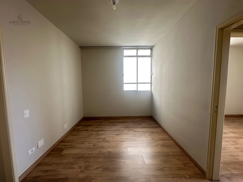 Apartamento de dois quartos e dois banheiros com elevador a venda no centro de Juiz de Fora por 220.000,00: 13ª foto da galeria de imagens do imóvel