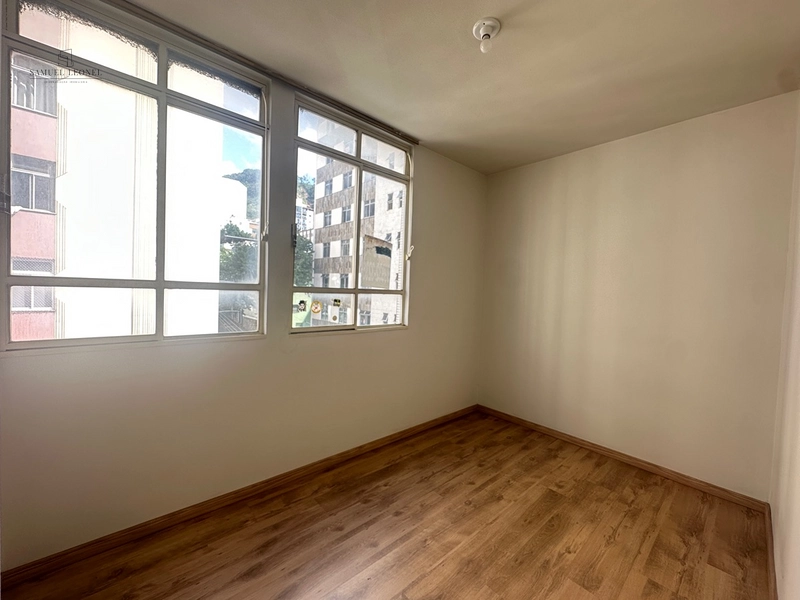 Apartamento de dois quartos e dois banheiros com elevador a venda no centro de Juiz de Fora por 220.000,00: 10ª foto da galeria de imagens do imóvel