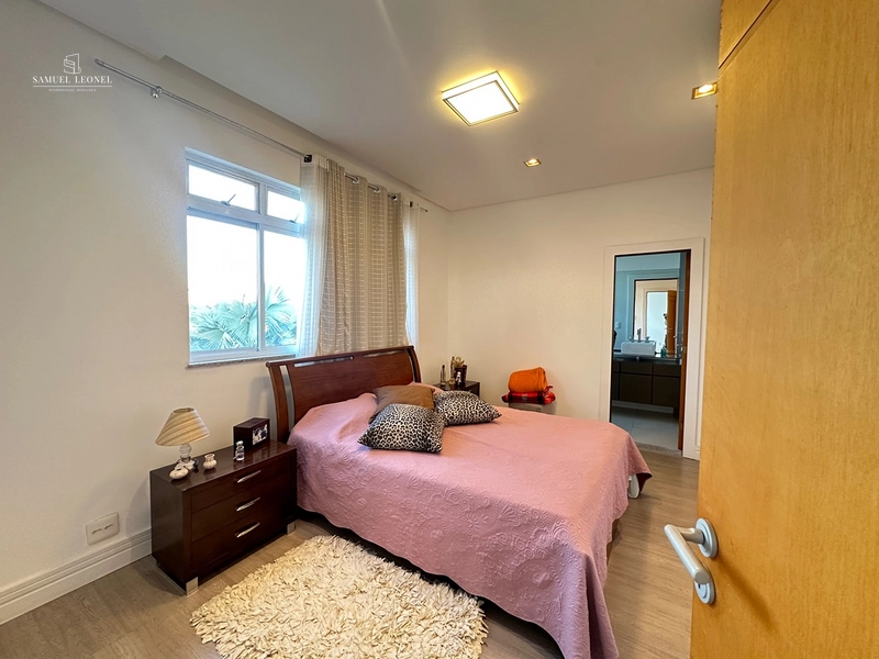Casa duplex de três suítes a venda no condomínio Spina Ville I por 1.750.000,00: 19ª foto da galeria de imagens do imóvel