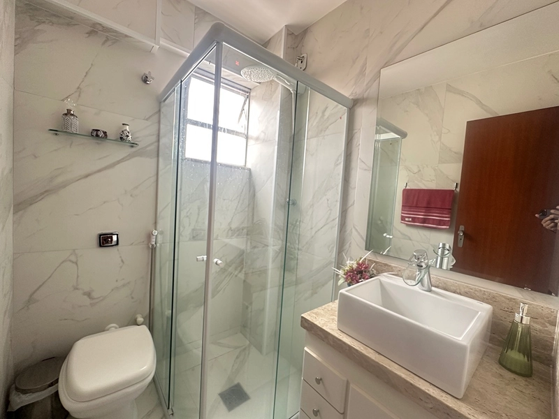 Apartamento de dois quartos e um banheiro e uma vaga e elevador à venda no centro de Juiz de Fora : 8ª foto da galeria de imagens do imóvel