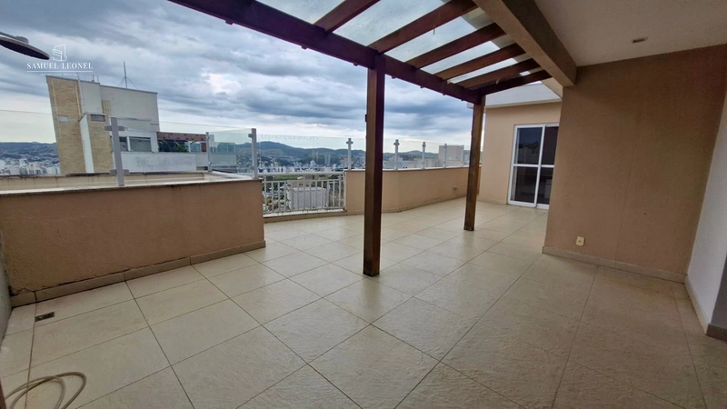 Cobertura duplex de três quartos, sendo um suíte, à venda no bairro Estrela Sul, em Juiz de Fora.: 5ª foto da galeria de imagens do imóvel