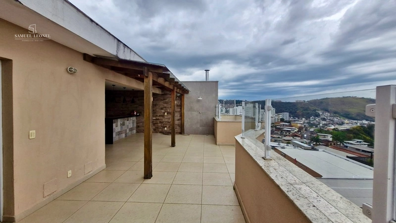 Cobertura duplex de três quartos, sendo um suíte, à venda no bairro Estrela Sul, em Juiz de Fora.: 2ª foto da galeria de imagens do imóvel