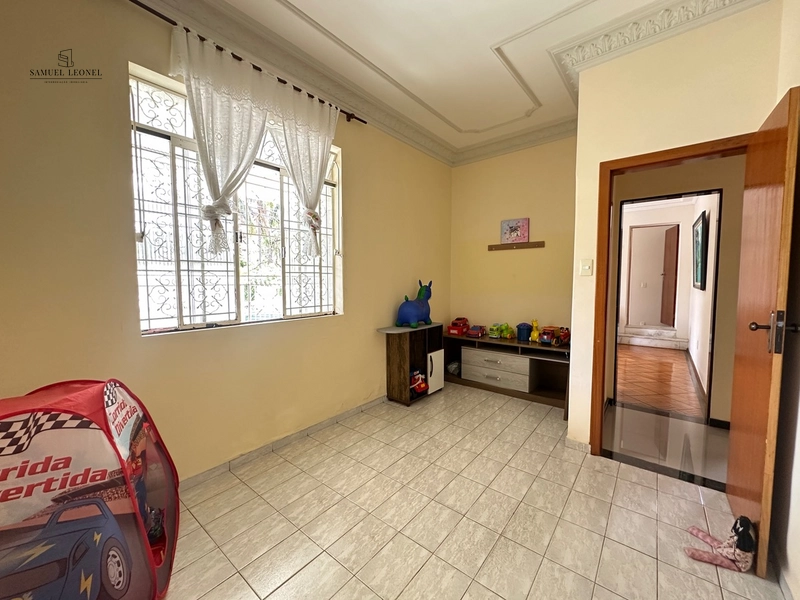 Casa a venda com 6 dormitórios 4 suítes , 4 vagas no Bairu: 4ª foto da galeria de imagens do imóvel