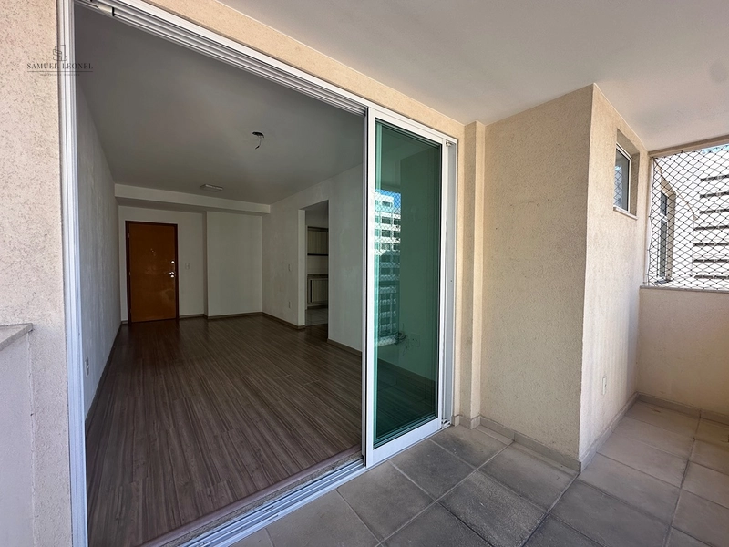 Apartamento de dois quartos um suíte com vaga e elevador à venda na avenida Rio Branco centro de Juiz de Fora : 4ª foto da galeria de imagens do imóvel