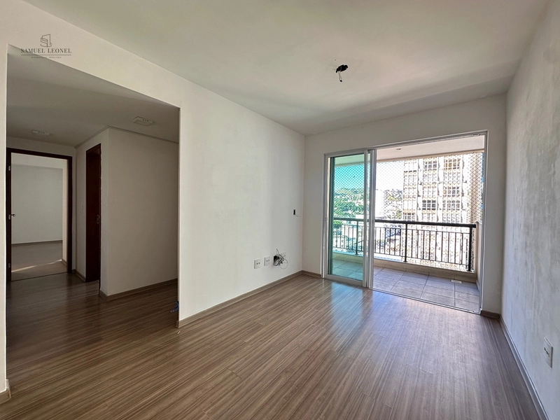 Apartamento de dois quartos um suíte com vaga e elevador à venda na avenida Rio Branco centro de Juiz de Fora : 2ª foto da galeria de imagens do imóvel