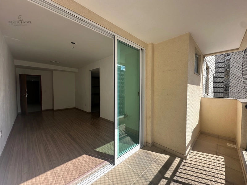 Apartamento de dois quartos um suíte com vaga e elevador à venda na avenida Rio Branco centro de Juiz de Fora : 1ª foto da galeria de imagens do imóvel