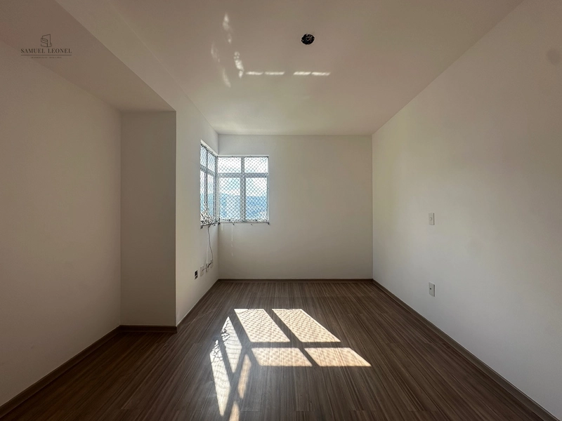 Apartamento de dois quartos um suíte com vaga e elevador à venda na avenida Rio Branco centro de Juiz de Fora : 30ª foto da galeria de imagens do imóvel