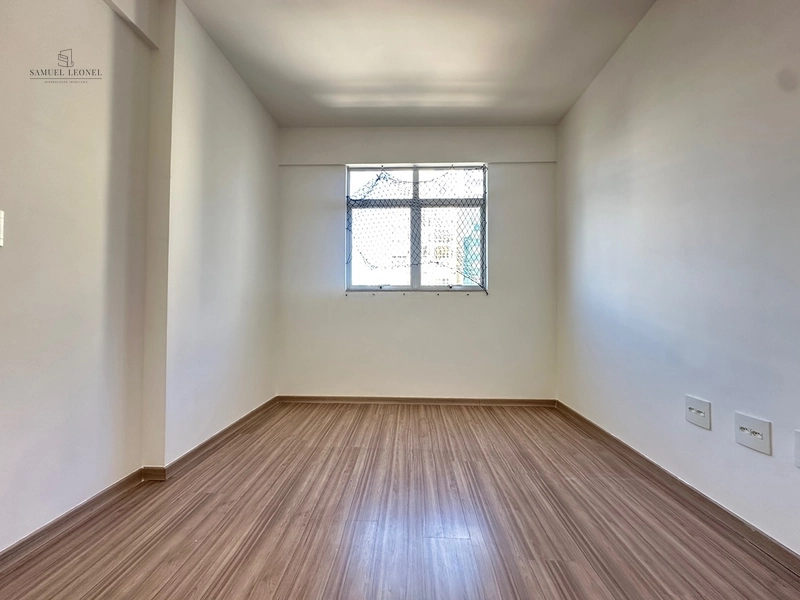 Apartamento de dois quartos um suíte com vaga e elevador à venda na avenida Rio Branco centro de Juiz de Fora : 16ª foto da galeria de imagens do imóvel