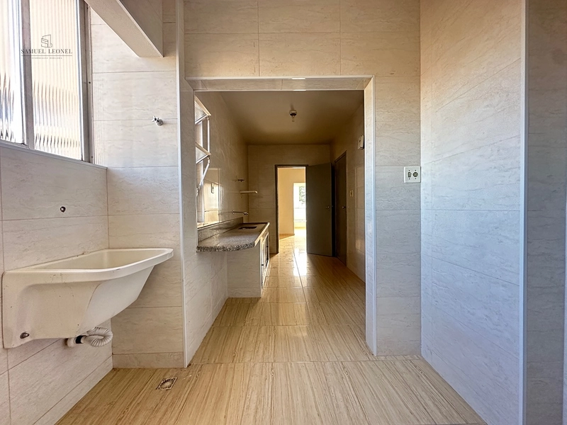 Apartamento de dois dormitórios e dois banheiros para venda no centro de Juiz de Fora com elevador e portaria 24h: 10ª foto da galeria de imagens do imóvel