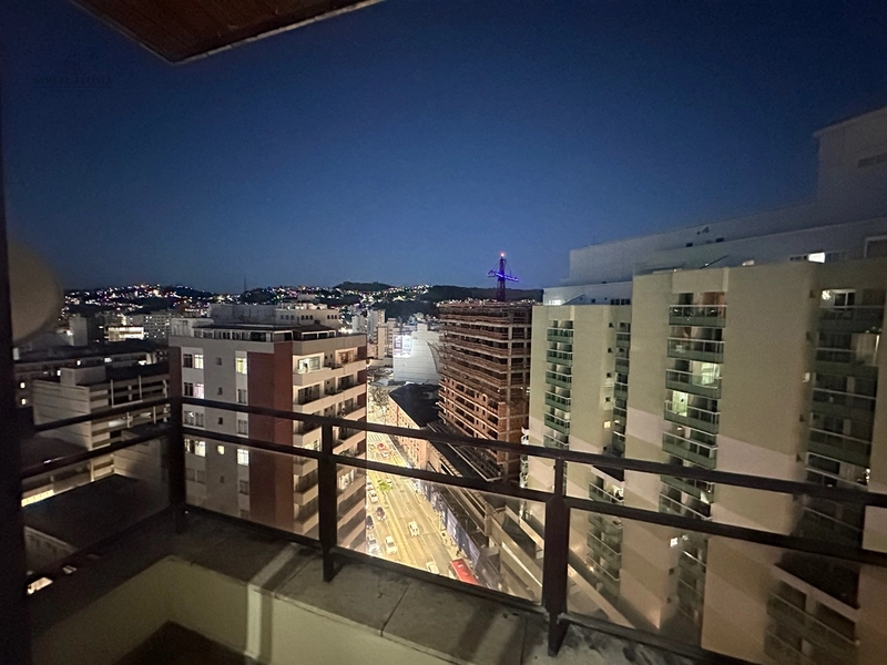 Cobertura duplex com todos móveis planejados e varanda gourmet com churrasqueira para venda no centro de Juiz de Fora : 16ª foto da galeria de imagens do imóvel