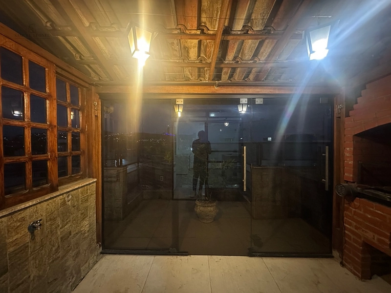 Cobertura duplex com todos móveis planejados e varanda gourmet com churrasqueira para venda no centro de Juiz de Fora : 8ª foto da galeria de imagens do imóvel