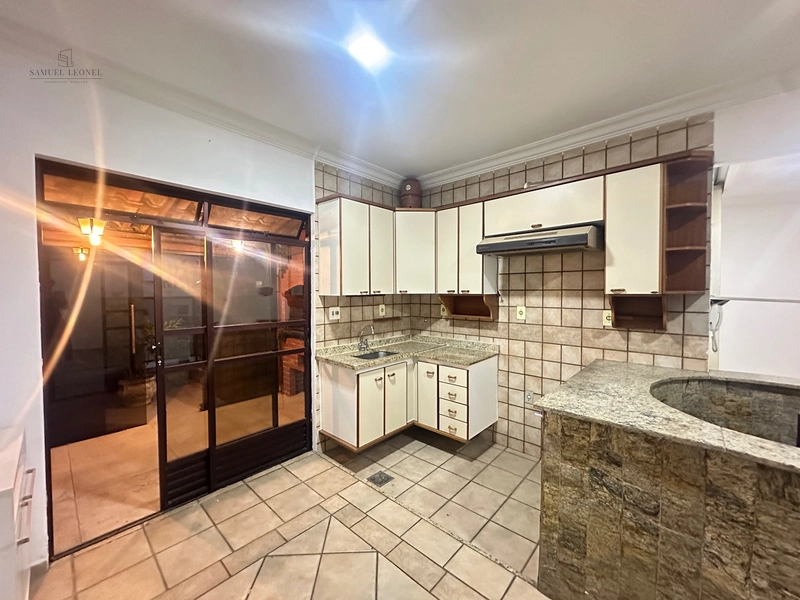 Cobertura duplex com todos móveis planejados e varanda gourmet com churrasqueira para venda no centro de Juiz de Fora : 6ª foto da galeria de imagens do imóvel